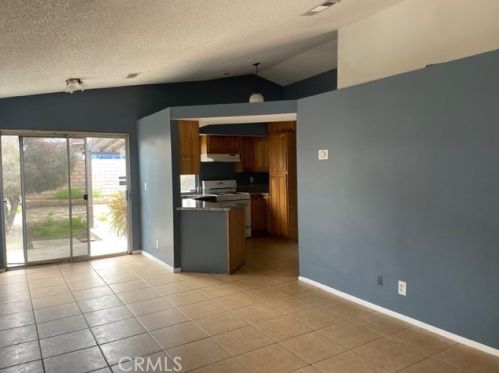 1939 Summertree Dr, Perris, CA 92571-2783