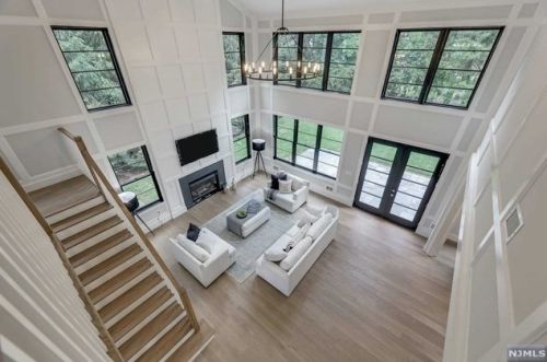26 Central Ave, Demarest, NJ 07627-1624