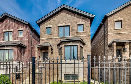 3845 Hermitage Ave, Chicago, IL 60609-2733