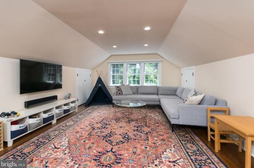 37 Ridgeview Rd, Princeton NJ  08540-7666 exterior