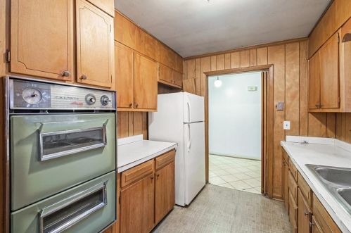 558 Larchmont Dr, Atlanta GA  30318-7112 exterior