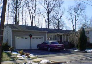 31 Grant Ave, Colonia, NJ 07067-1404