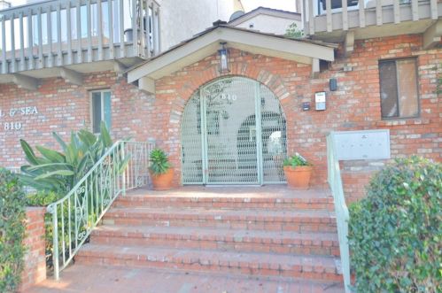810 California Ave, Santa Monica, CA 90403-4033