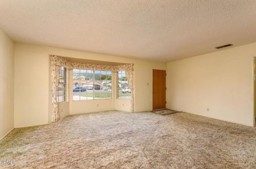 650 Santa Barbara St, Santa Paula, CA 93060-2635