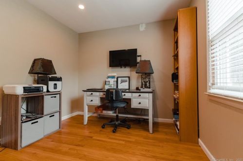 16 Paugussett Rd, Sandy Hook CT  06482-1557 exterior
