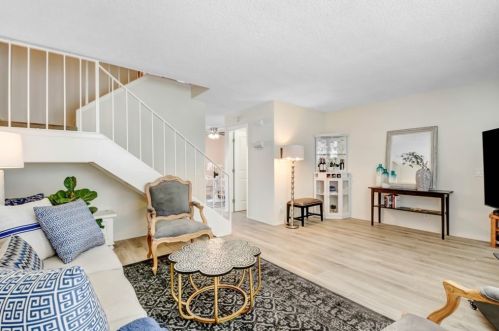 260 Carriage Dr, Santa Ana, CA 92707-4143
