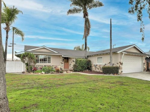 7350 Thunderbird Ln, Stanton, CA 90680-2139