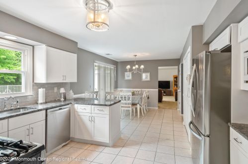 11 Millburn Ct, Old Bridge, NJ 08857-2774