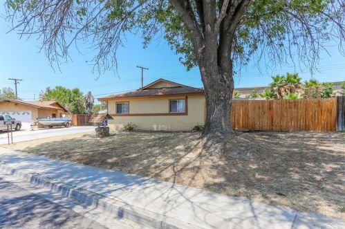 3361 Norfolk Dr, Riverside CA  92503-5146 exterior