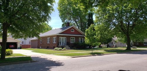 923 Trott Ave, Willmar, MN 56201-4364