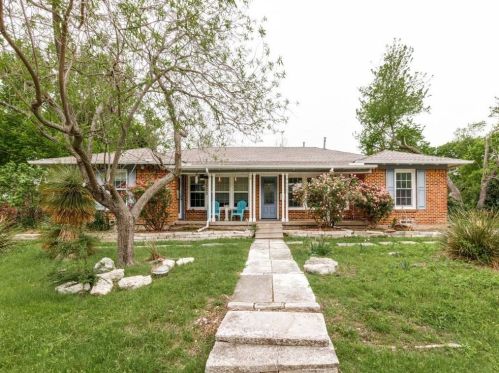 9520 Ash Creek Dr, Dallas TX  75228-3735 exterior