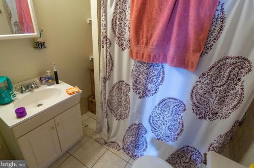 1542 15 St, Philadelphia PA 19146-4806 exterior