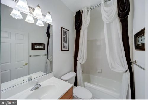 16 Kyle Way, Trenton NJ 08628-2521 exterior