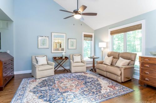 30 Carrington Dr, Greenwich CT  06831-3119 exterior