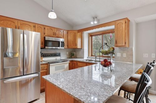 1131 Goodview Ave, Saint Paul MN  55128-6129 exterior