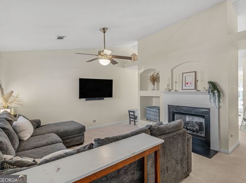 373 Chadwick Cmns, Stockbridge GA  30281-7772 exterior