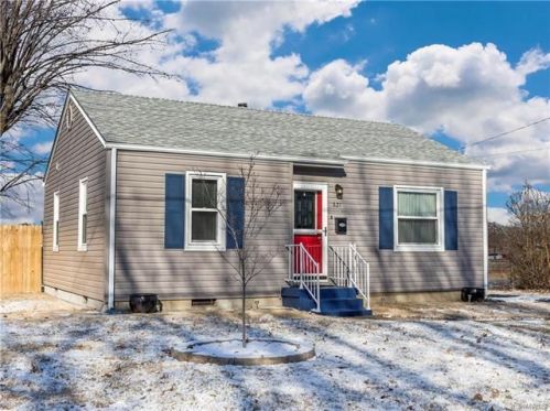 621 Victory Dr, Collinsville, IL 62234-4436