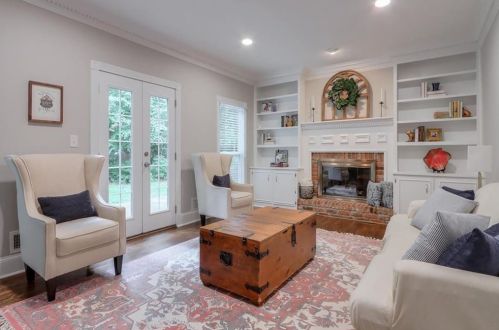 430 Lost Forest Ct, Atlanta GA  30328-2101 exterior