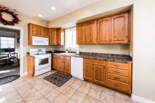 456 Cottage Ct, Providence UT 84332-4700 exterior