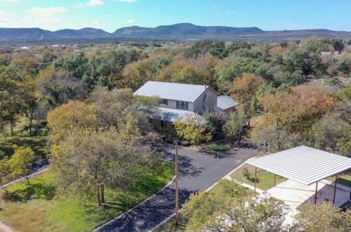 705 Link Dr, Lakeside Heights, TX 78639-5240