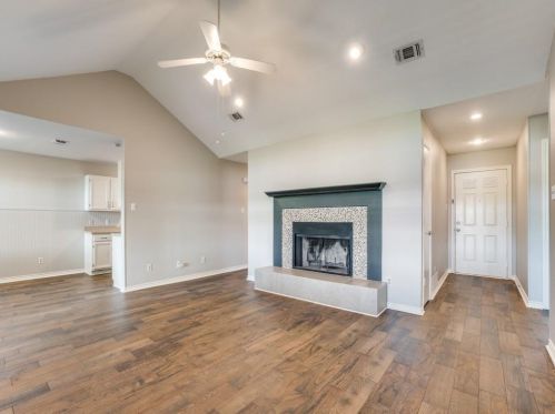 305 Boardwalk St, Midlothian TX  76065-6717 exterior