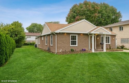 9208 Ashland Ave, Niles, IL 60714-1306