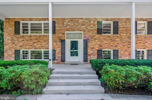 7301 Lackawanna Dr, Springfield VA  22150-4418 exterior