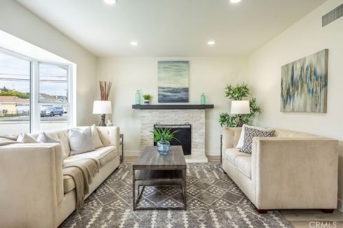 8212 Munster Dr, Huntington Beach CA  92646-5025 exterior