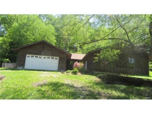 4 Corn Ln, Fenton, MO 63026-5207