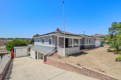 6570 Macarthur Dr, Lemon Grove, CA 91945-1322
