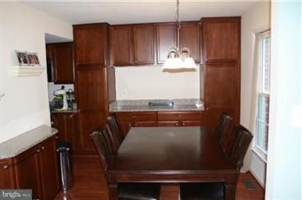 9010 Mulvaney Ct, Springfield, VA 22152-2136
