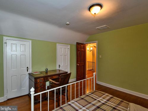 621 Greenbrier Dr, Silver Spring MD 20910-4230 exterior