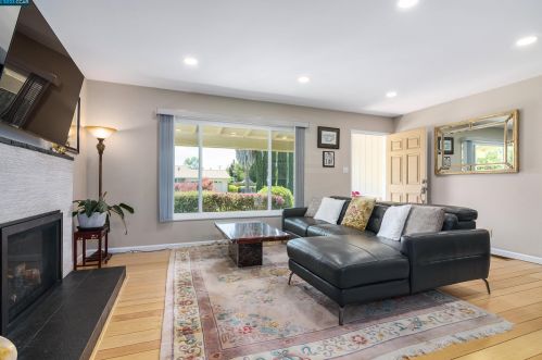 3381 El Monte Dr, Concord CA  94519-2806 exterior