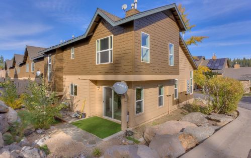 10075 Nicolas Dr, Truckee CA  96161-1897 exterior