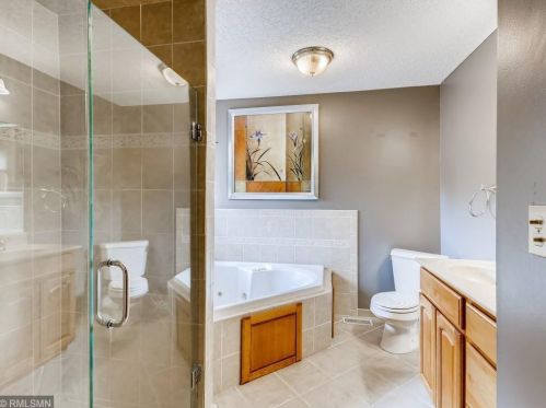 2265 James Ct, Saint Paul MN  55122-2317 exterior