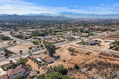 17740 Nandina Ave, Riverside CA  92504-8929 exterior