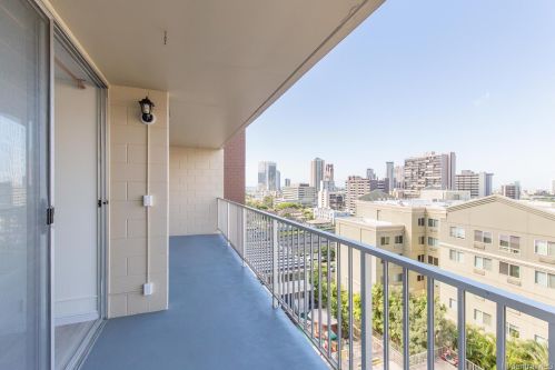 1420 Victoria St, Honolulu HI  96822-3563 exterior