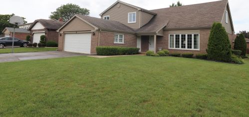 610 Meier Rd, Mount Prospect, IL 60056-3547