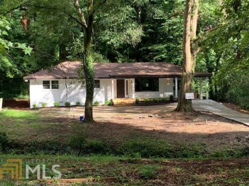 3198 Cloverhurst Dr, Atlanta, GA 30344-4569