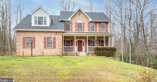2414 Somerset Dr, Jeffersonton, VA 22724-1755