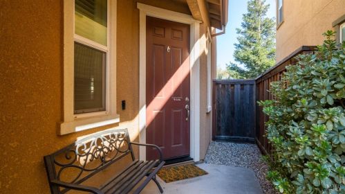 5283 Gramercy Cir, Fairfield CA  94533-6680 exterior