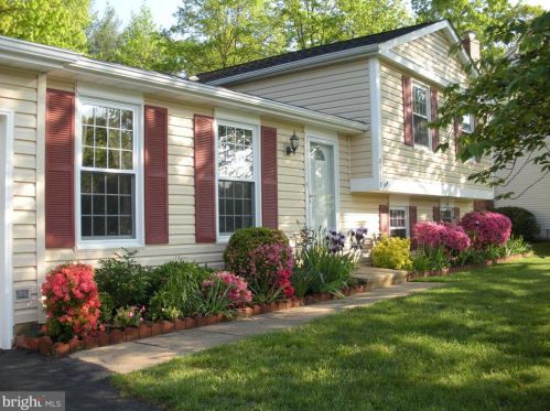 8058 Winding Way Ct, Springfield VA  22153-2430 exterior