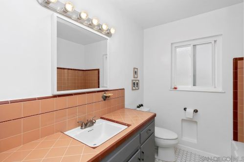 339 Alpine Ave, Chula Vista CA  91910-2906 exterior