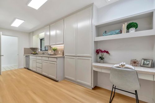 1888 Farndon Ave, Los Altos CA 94024-6948 exterior