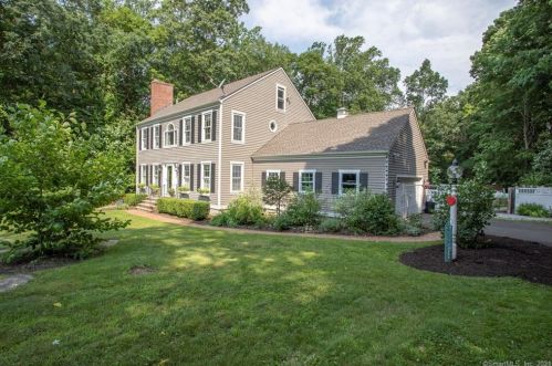 21 Madison Holw, Deep River, CT 06419-1322