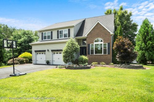 54 Gate Ln, Old Bridge, NJ 08857-4128