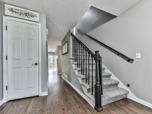 925 Old Magnolia Trl, Holly Springs, GA 30115-8824