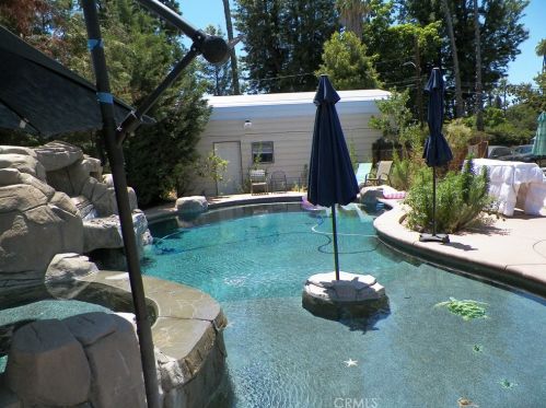 10080 Victoria Ave, Riverside CA  92503-6146 exterior