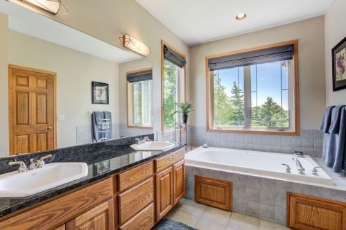 2737 Eagle Valley Dr, Saint Paul MN  55129-4224 exterior