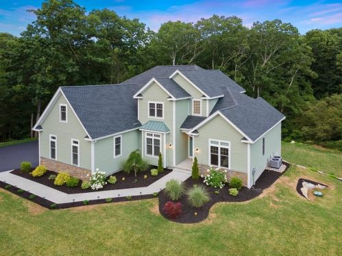 25 Rock Way, Warwick, RI 02818-1170
